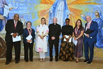 Vincentian Convocation attendees and honorees with Fr. Shanley