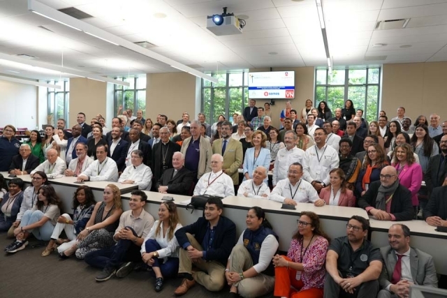 International Diploma of Social Doctrine of the Church summit attendees pose for a group photo