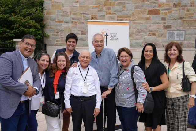 nternational Diploma of Social Doctrine of the Church summit attendees pose for a group photo