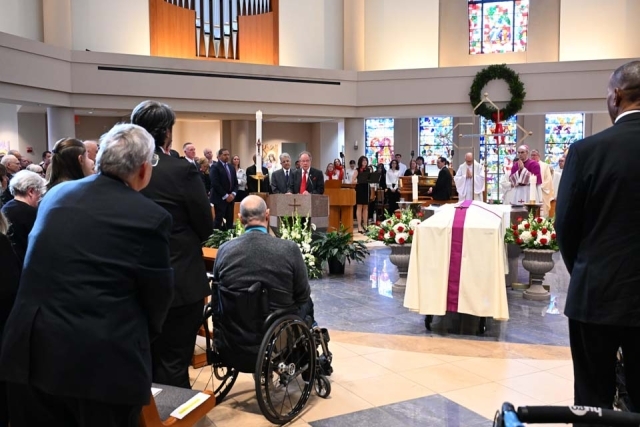 Lou Carnesecca's casket in St. Thomas More Church 