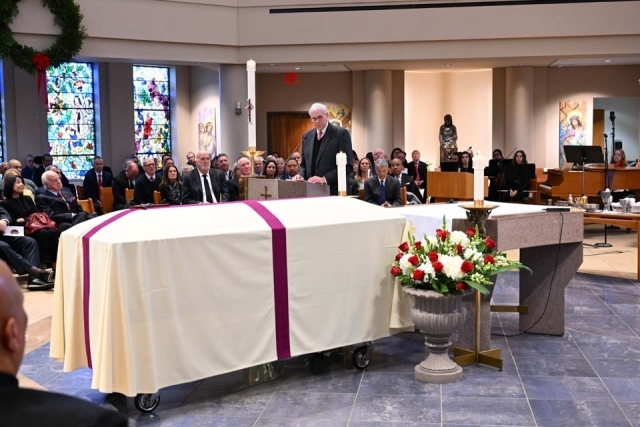 Lou Carnesecca's casket in St. Thomas More Church 