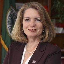 Jennifer DeSena headshot