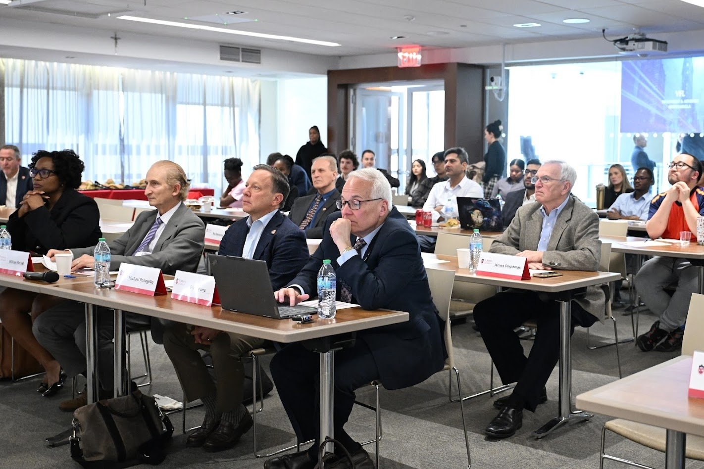 Judges christmas business competition